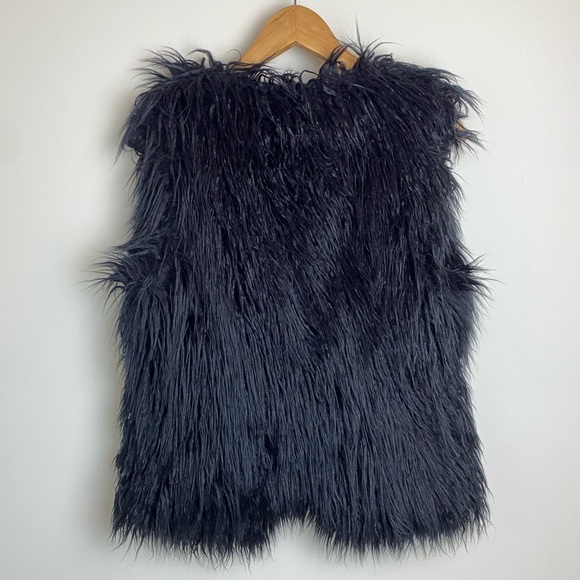 EXPRESS Faux Fur vest, black, XS - Picture 2 of 5